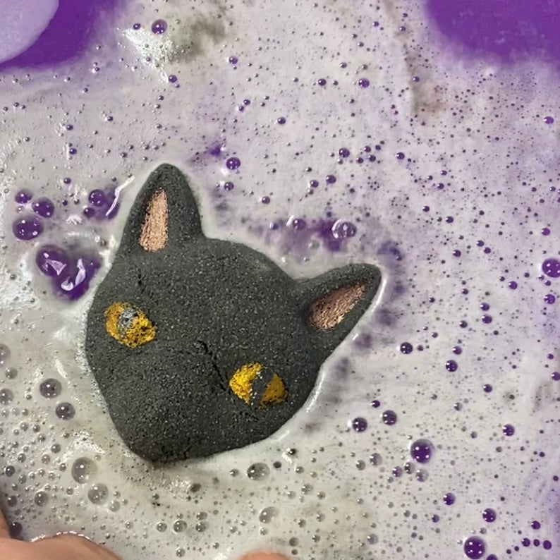 black cat bath bomb